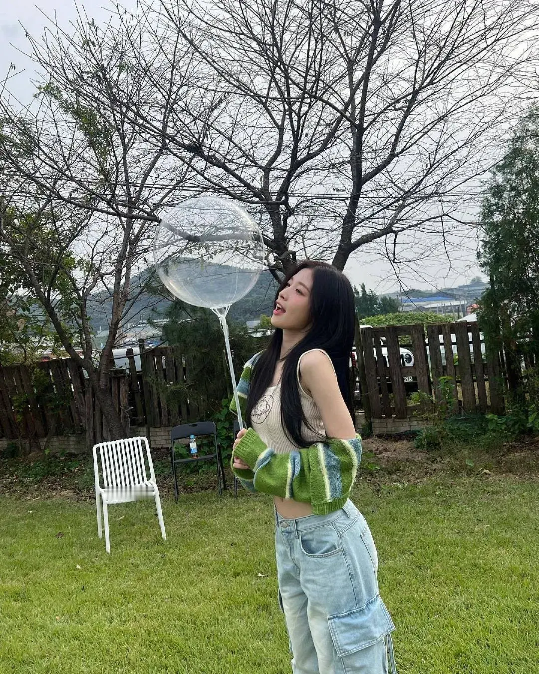 韩国纯欲美女崔乂圆户外写真，白色内衣，水蛇细腰，呼之欲出。[灵光一闪]