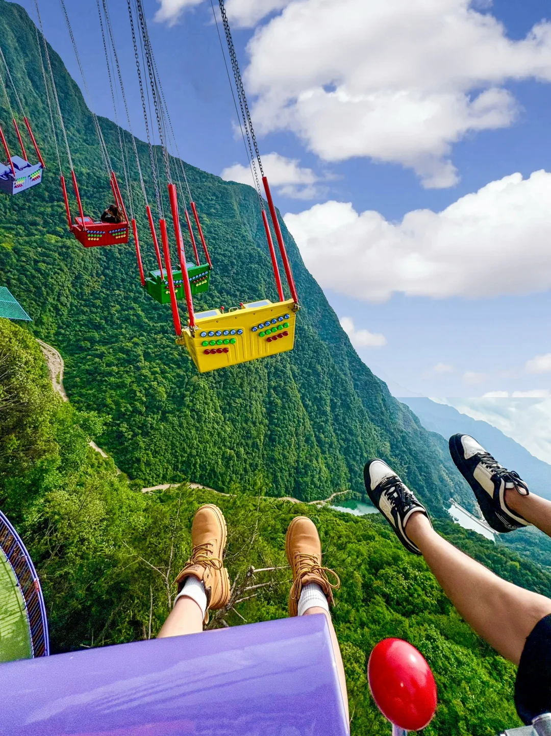 朋友圈被问爆‼️坐飞车看山野的快乐谁懂啊😭