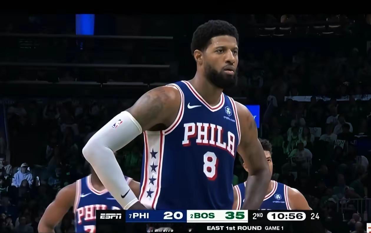 你的眼神多了些许迷茫 再也看不见21年的战意了 76人全队就你匹配上了...