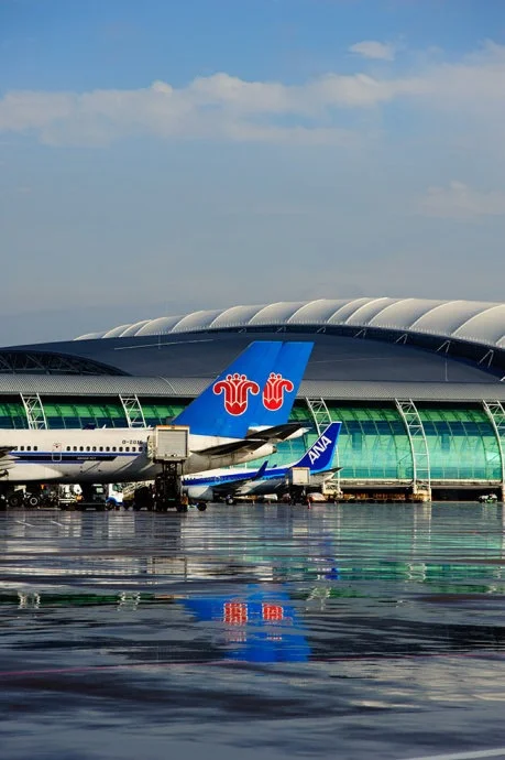 两大机场巨头：暗战！