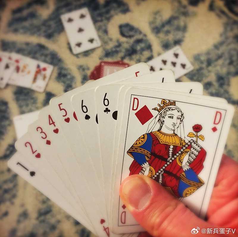 大牌出完了手里只剩下一把小牌了[哈哈][哈哈] ​​​