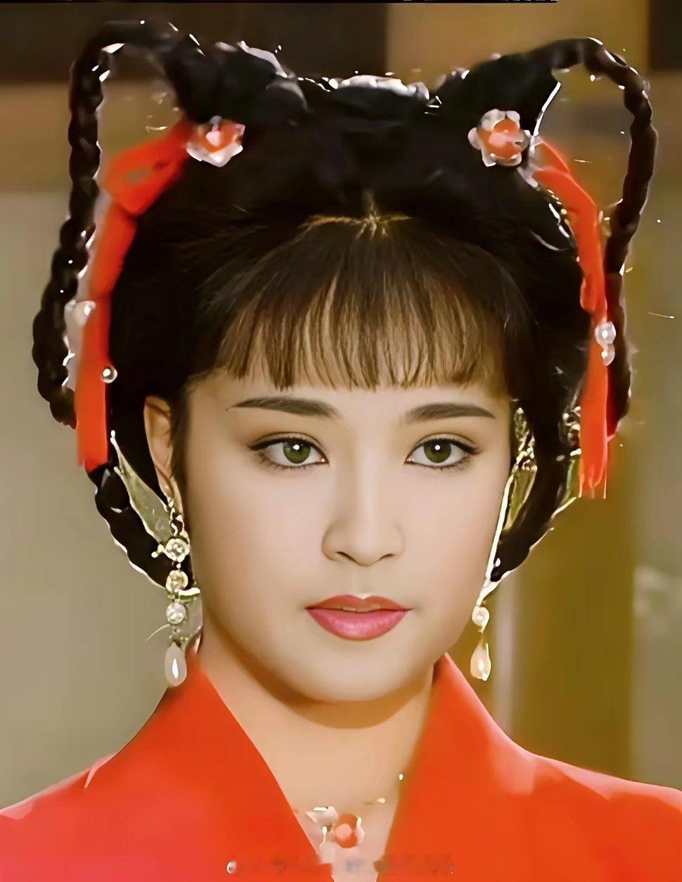 刘晓庆30年后的“同款造型”，当年可是真漂亮！ ​