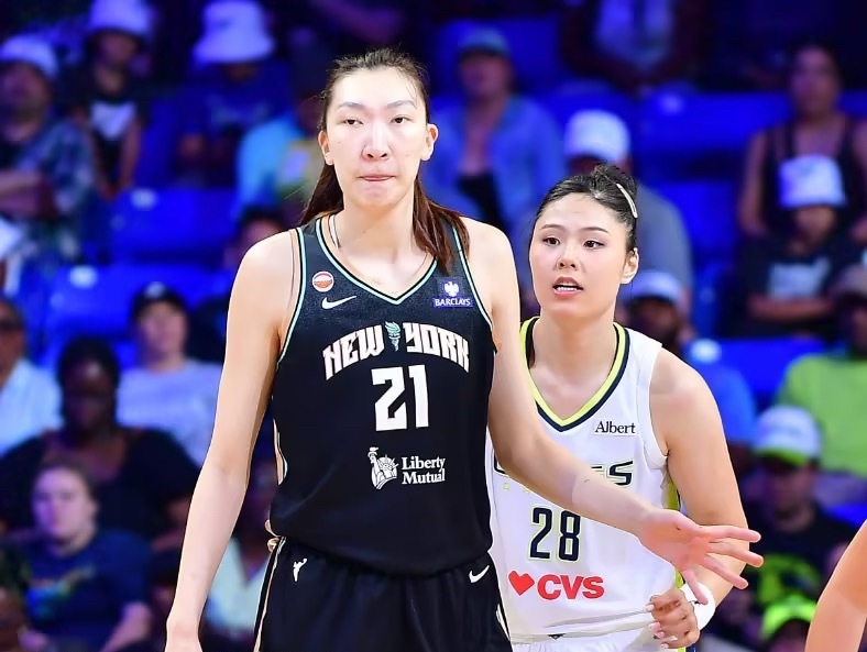 中国女篮今日启程前往欧洲进行海外拉练。拉练结束后将直接前往德国，开启世...