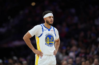 今日NBA常规赛，勇士主场迎战骑士。<br /><br />勇士更新了...