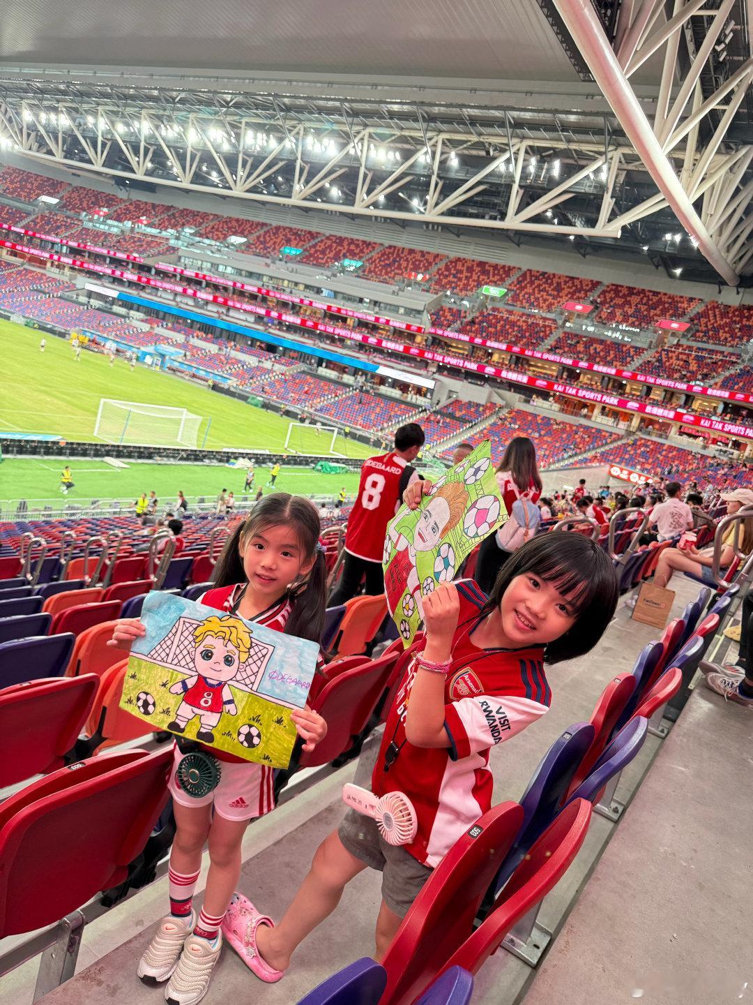 7月，在香港🇭🇰！在启德！
我是说去年[笑cry]！#阿森纳# ​