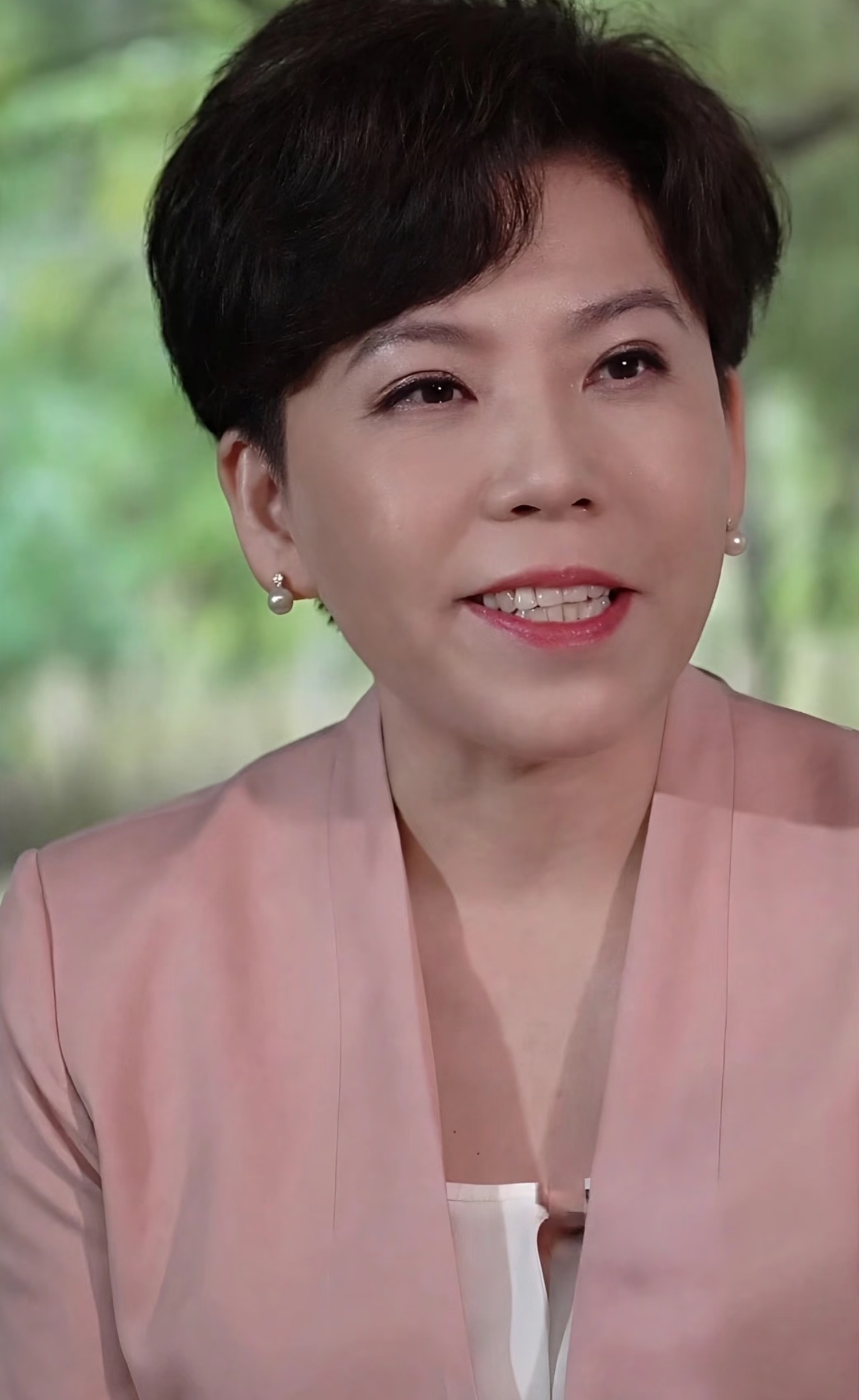 万万没想到，

国乒男团输球，邓亚萍直接一针见血：不找借口，调整状态本身就是能力。
 
作为初代大魔王，邓亚萍看问题就是通透。竞技体育哪有次次顺风顺水的，输了就是输了，不要找理由。

不是手感不对就是场地不合适，可能在突发状况里快速稳住，把状态拉回来，才是顶级运动员的硬实力。
 
再仔细想想，以前国