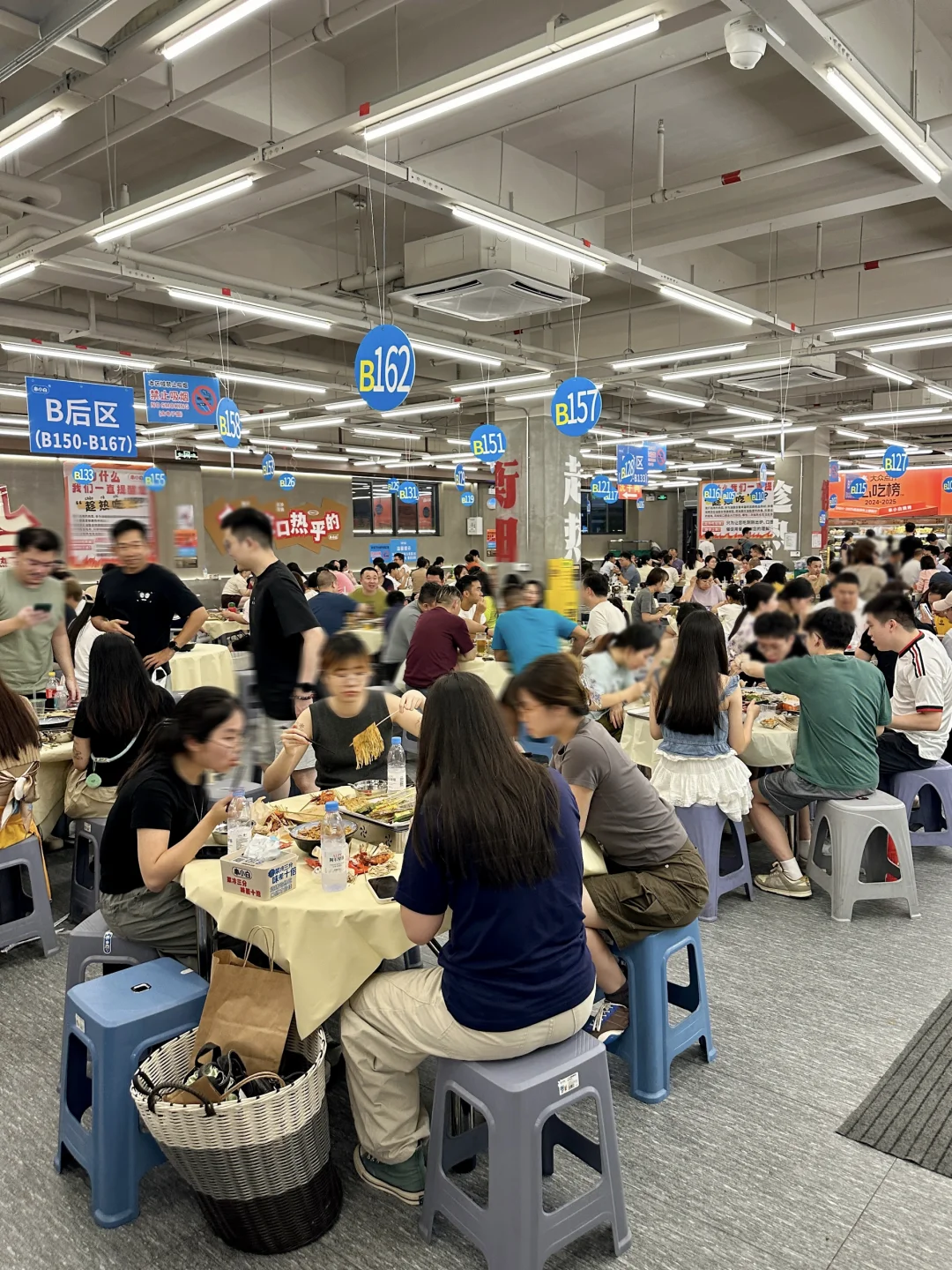 深圳龙华！！旺到断层的烧烤店…（无敌好吃）