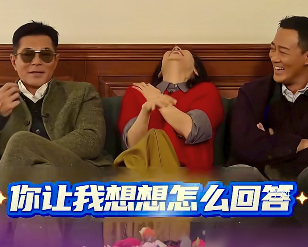 古天乐亲口撂了句狠话：网上说我跟宣萱结婚生子，没有！
俩人入行30年，头一回合体把这事掰扯明白。宣萱更逗，直接拿自己开涮，生了孩子还这身材？我也想啊，不可能啦。说完还不忘补一刀，说古天乐也就比我大俩月，装什么长辈。
回头一算，这俩从1994年搭戏到现在，荧幕情侣演了快二十回，戏外一个比一个单着，