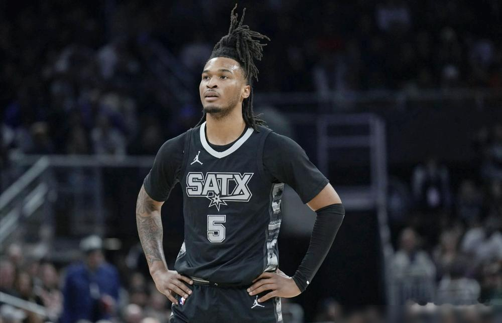 脸都被打肿了！火箭探花秀被马刺四号秀一场轰下33分，自己只拿17分，这...