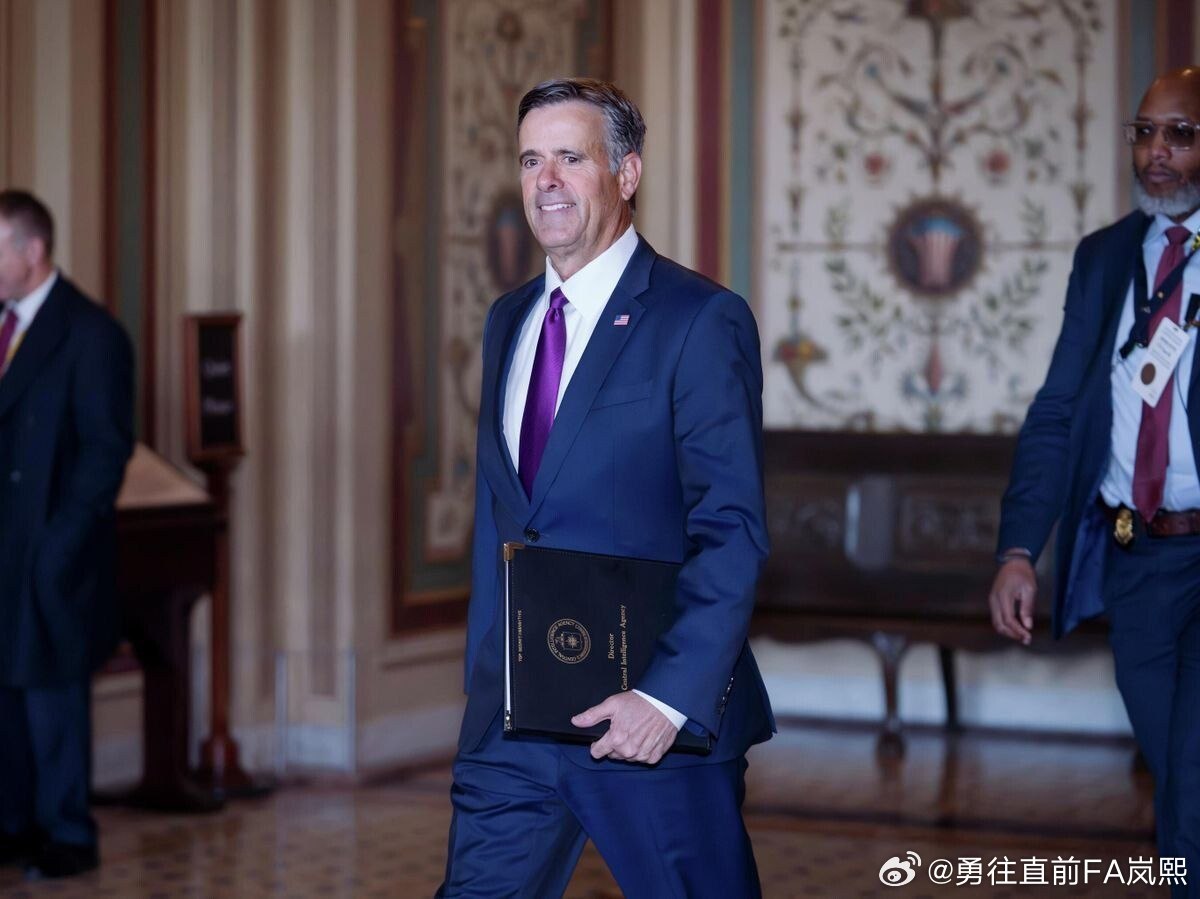 据俄罗斯总统发言人德米特里·佩斯科夫向《华盛顿邮报》透露，美国中央情报局局长约翰·拉德克利夫访问莫斯科的目的是“情报机构之间的交流”。

随后，佩斯科夫在接受塔斯社采访时表示，拉德克利夫与弗拉基米尔·普京之间没有安排任何接触。

此前一天，哥伦比亚广播公司（CBS）记者詹妮弗·雅各布斯和Axi ​