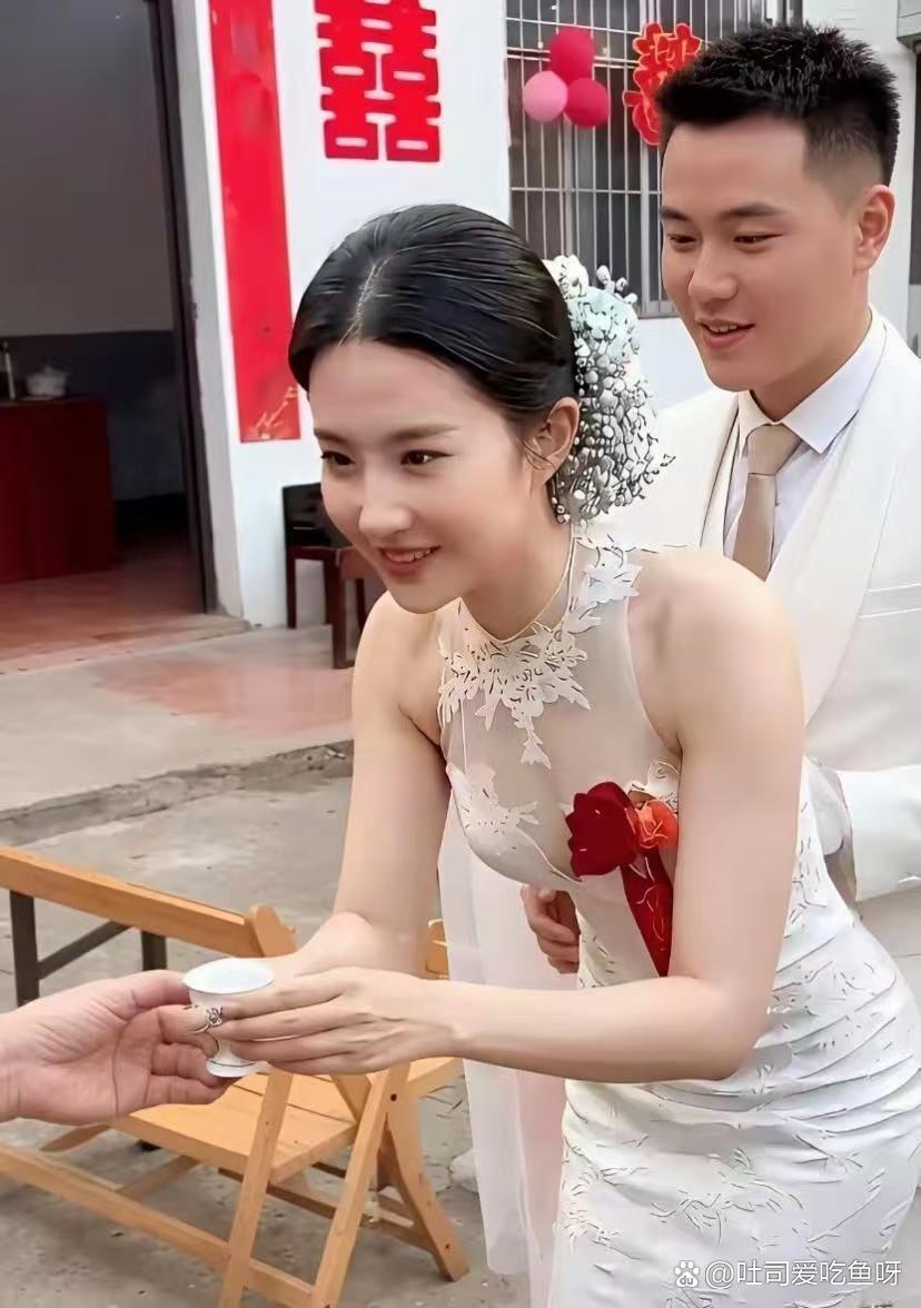 新娘撞脸刘亦菲！这是什么神仙颜值 ​