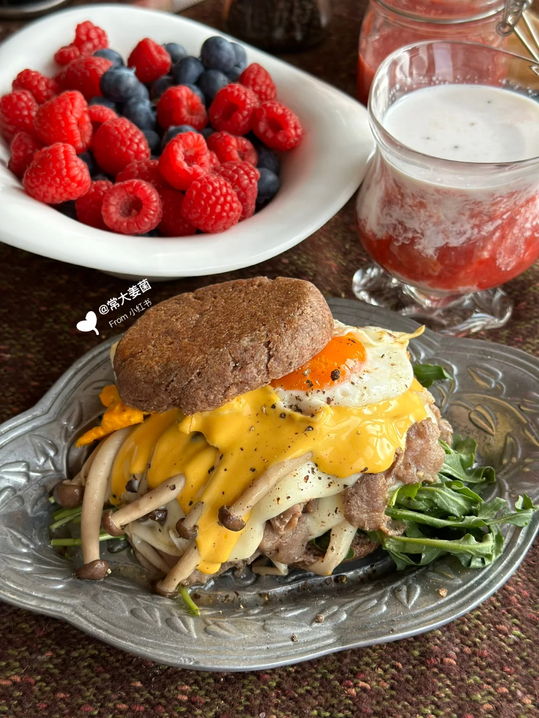 全麦饼肥牛芝麻菜三明治🥪🥩🧀🥚🥗