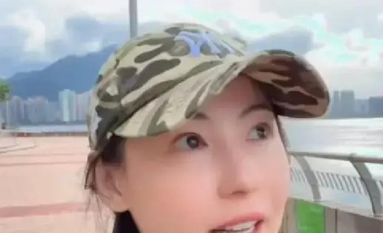 演唱会上耳返突然失灵，谢霆锋没有糊弄过去，等设备调好后硬是把整首歌完整重唱了一遍，转头就赢了一大波好感

几乎同一时间，张柏芝发了段日常，二儿子谢振南突发低烧，整个人蔫蔫的却还懂事地坚持去学校，当妈的在边上又是心疼叮嘱又是联系老师

再看王菲，前几天无端被扯进乱七八糟的舆论漩涡里，挨了一通莫名其妙的