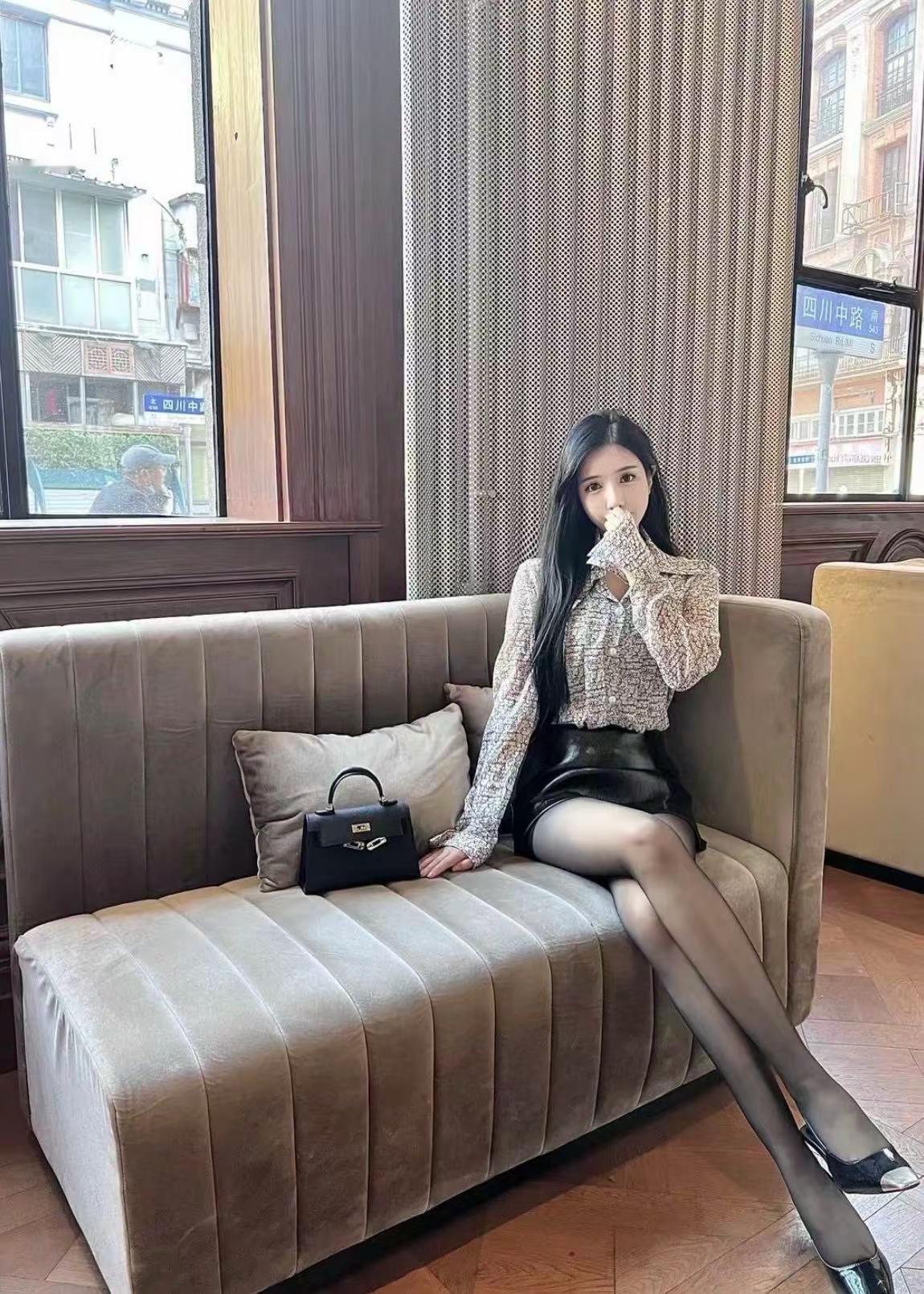 <p>御姐风 性感辣妹 <!--{img:0}--><!--{img...