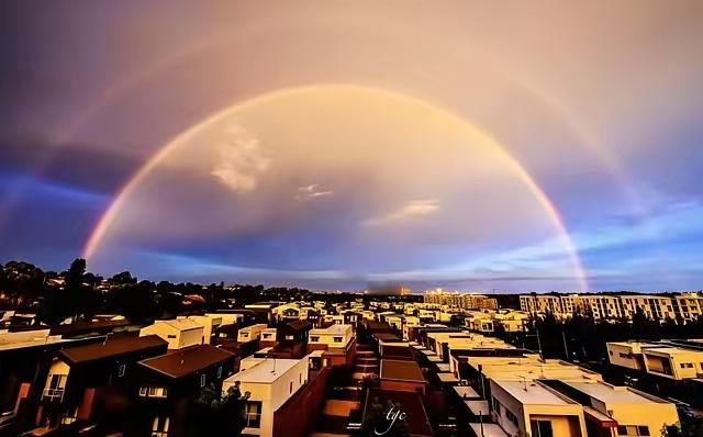 <p>夫妻性格不和该不该尽早离婚 <!--{img:0}--></p>...