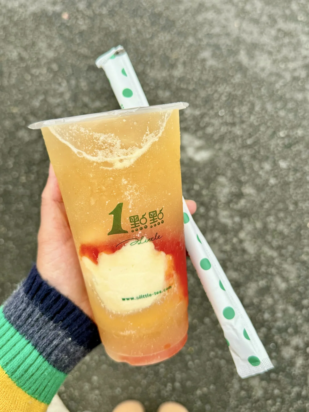 谁懂这我很少用震撼来形容一杯奶茶。。。。