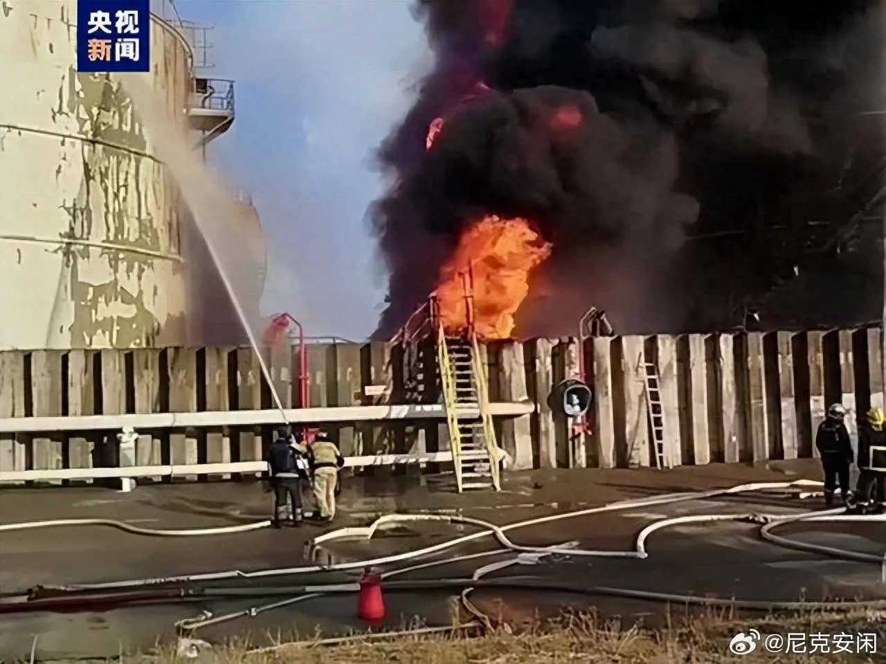 自杀无人机疯狂袭击下的投票：俄杜马选举里意外的“反向动员”
（注：本文基于截至9月21日初步计票数据，法定最终结果待俄中央选举委员会9月25日正式公布；分析仅为公开舆论推演，不代表立场判定）
（参见本人公众号雪国独角兽： ）
为期三天的俄罗斯第九届国家杜马投票落下帷幕， ​