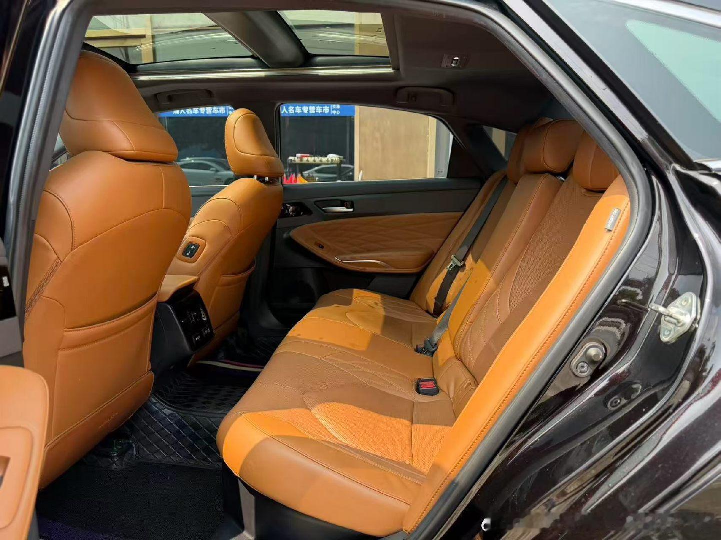 2019年亚洲龙双擎2.5L Limited旗舰版国VI
#全国找车[超话]# 查博士s级 真皮座椅、座椅通风加热、JBL音响、全景天窗[心] ​