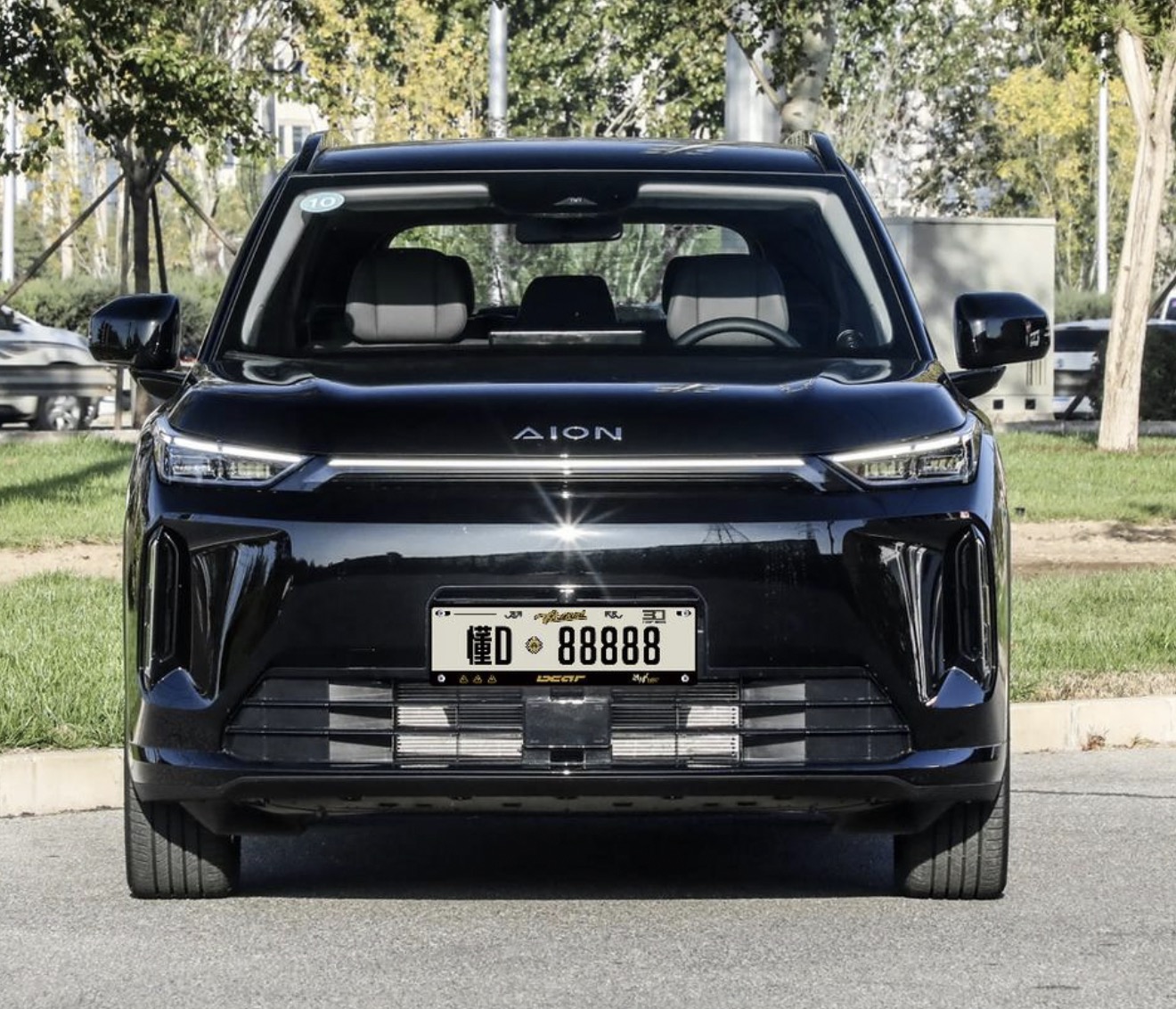 埃安i60智能座舱：开车像跟老朋友唠嗑。作为每天通勤两小时的打工人，选...