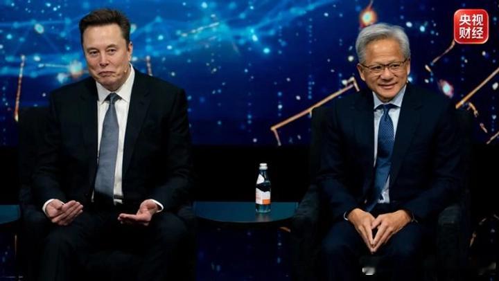 据央视财经援引CNBC报道，英伟达当地时间14日向美国证券交易委员会提交的监管文件显示，截至今年二季度末，公司持有马斯克旗下SpaceX约1.228亿股A类股票，价值约210亿美元，为SpaceX第六大投资者。

根据金融数据机构FactSet的数据，SpaceX第一大股东为马斯克本人，按二季度末股价测算，其持股账面价值 ​