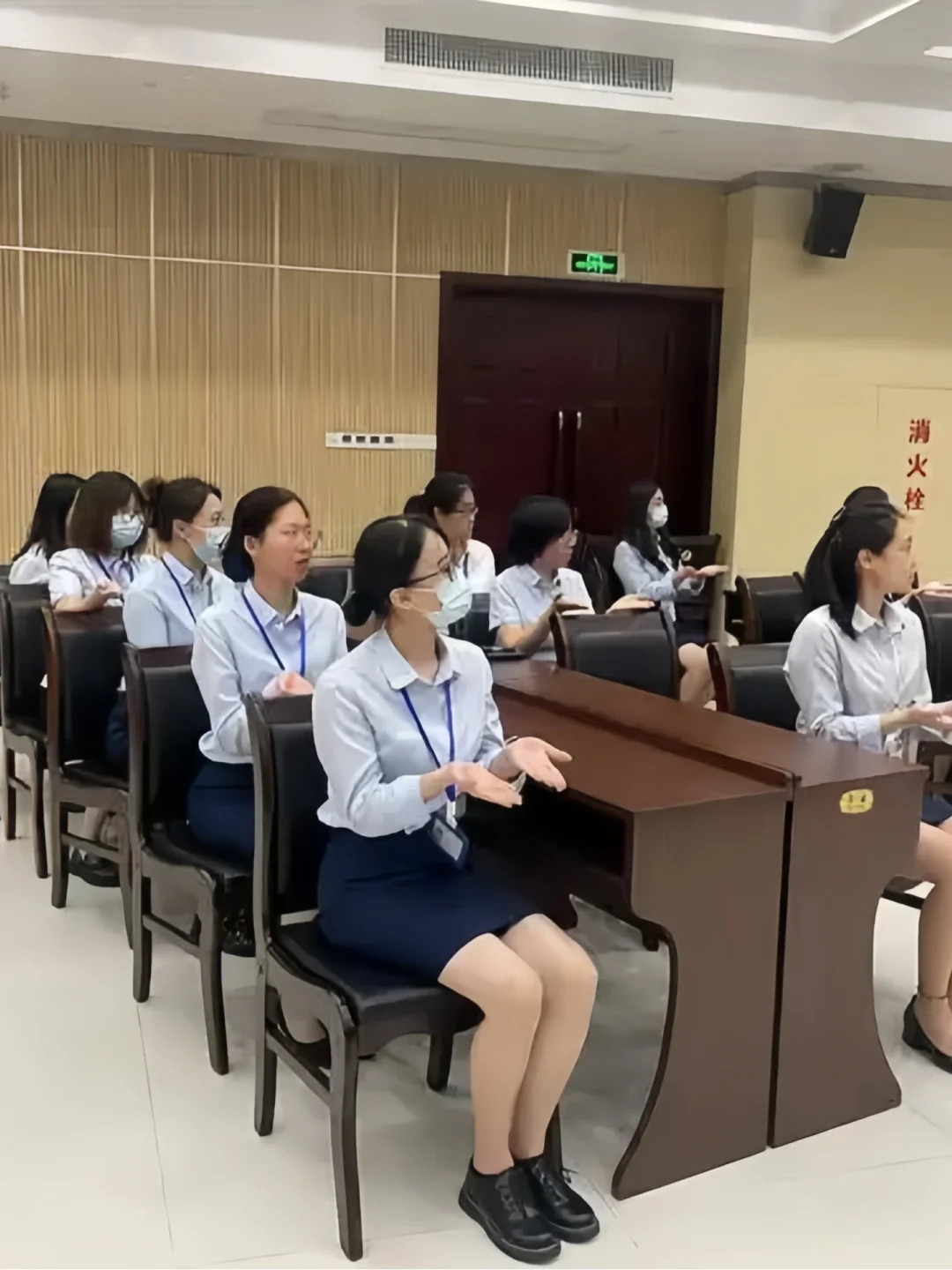 HR抢着要的员工礼仪培训，45页可编辑PPT