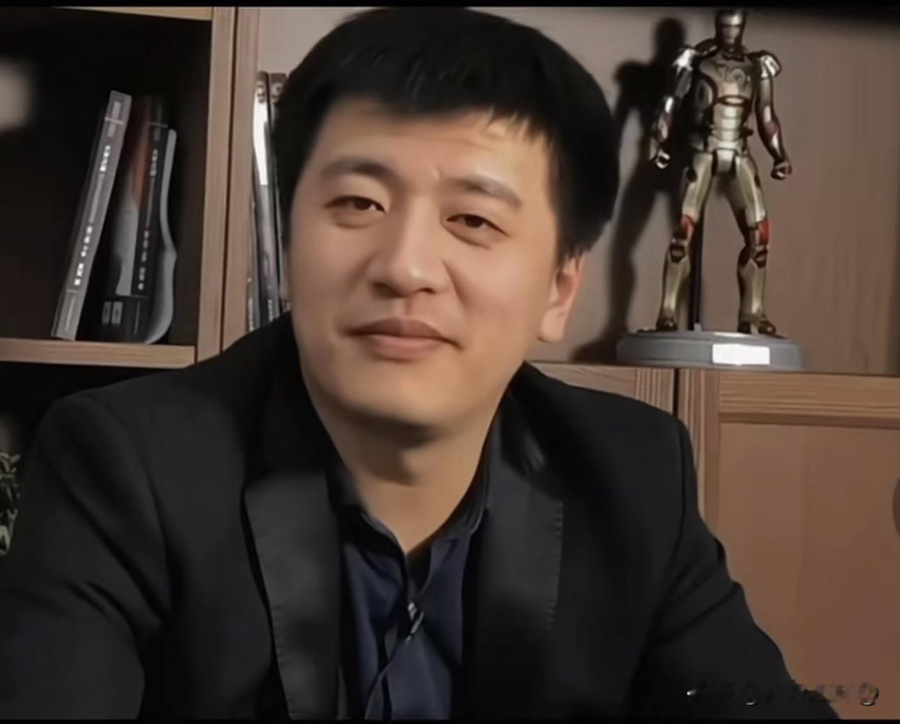 张老师劝慎选专业，我还得补一句：
普通家庭是真输不起！
每年高报季，张老师常念叨那几句话，总能戳到普通家庭痛处！他不反对人要有理想，家里有矿随便选，没矿先选“能吃饭”的。
选专业就是选饭碗，一旦选错，大学的浪漫会变成毕业的迷茫，甚至未来的路都要再走一遍。
现在的就业形势有多卷，大家都看在眼里。谁敢拿