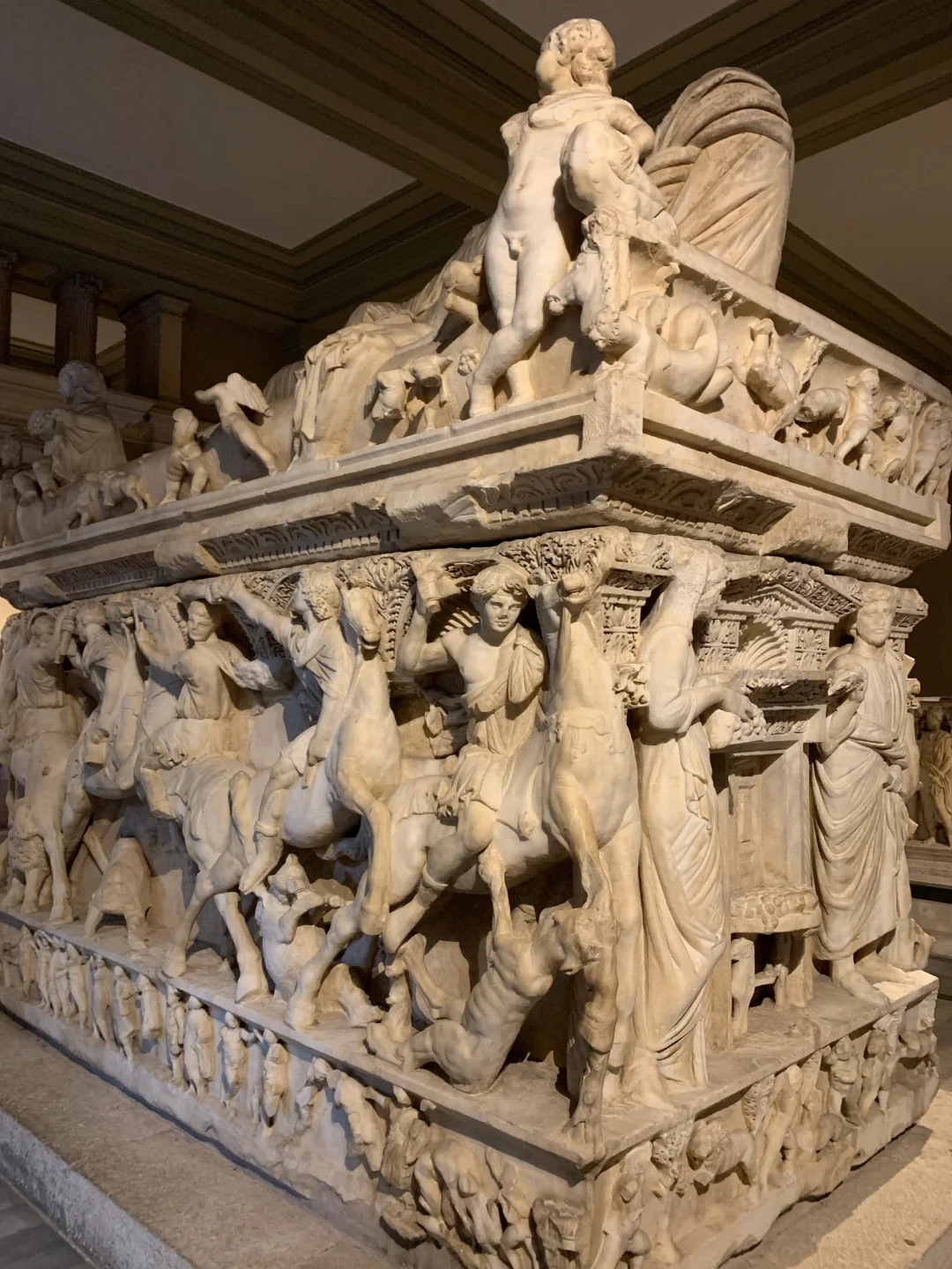 亚历山大的石棺居然是收藏在伊斯坦布尔