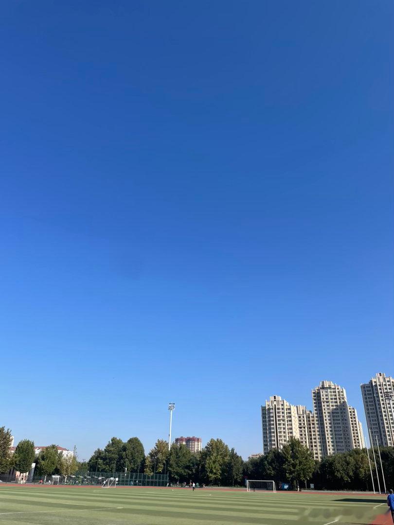 #张颂文[超话]##全世界最好的张颂文# 老师早上好[鲜花][鲜花][鲜花]，大家早上好[鲜花][鲜花][鲜花]，天天盼望你的出现[心][心][心] ​