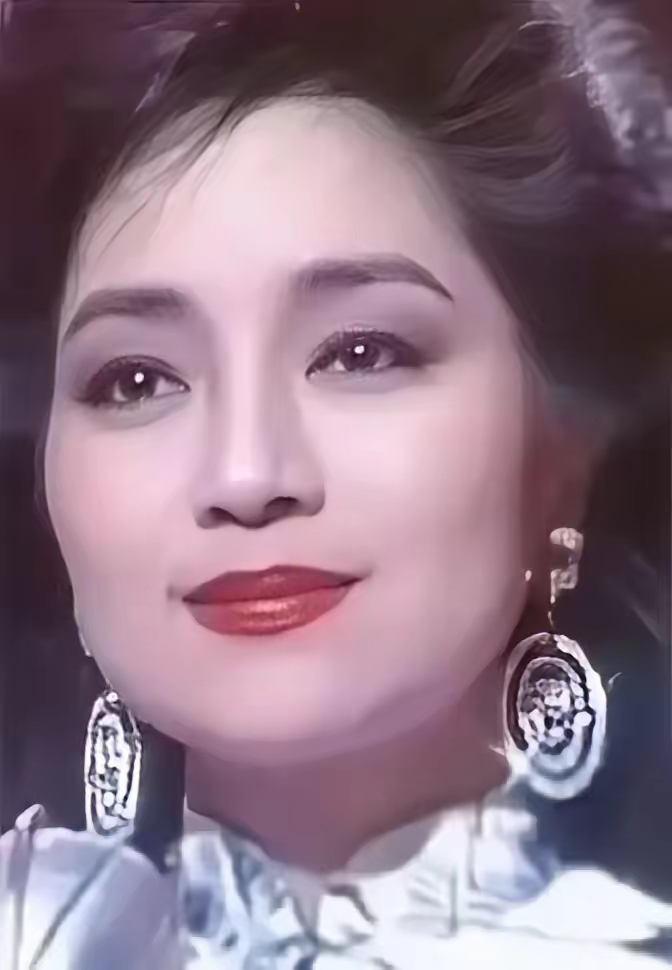 1980年，31岁的徐小凤嫁给了汽车经理廖晖，对方生意做得很大，也对徐小凤提出了