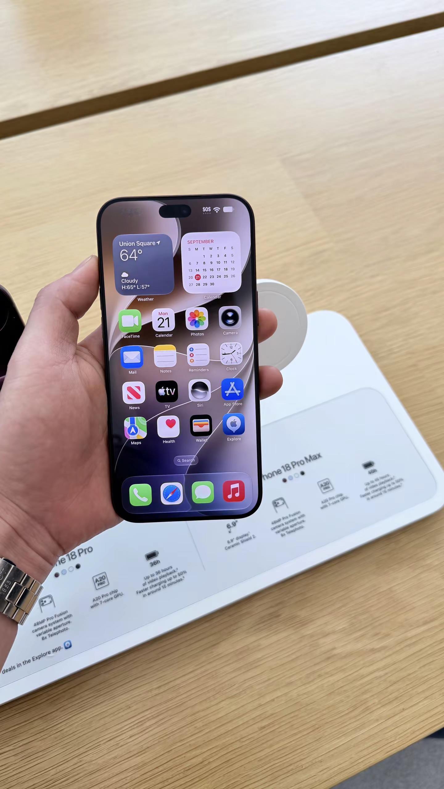 苹果18上市啦，256GB 1299美元 512GB 1499美元