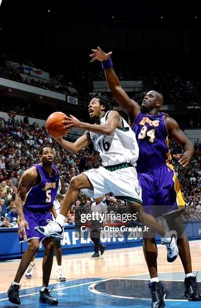 一个落选秀，怎么就成了季后赛大杀器？    2003年，森林狼队主力控...