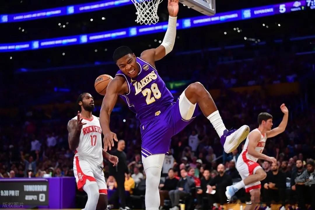 北京时间4月30日，NBA季后赛西部首轮G5，休斯顿火箭客场以99-9...