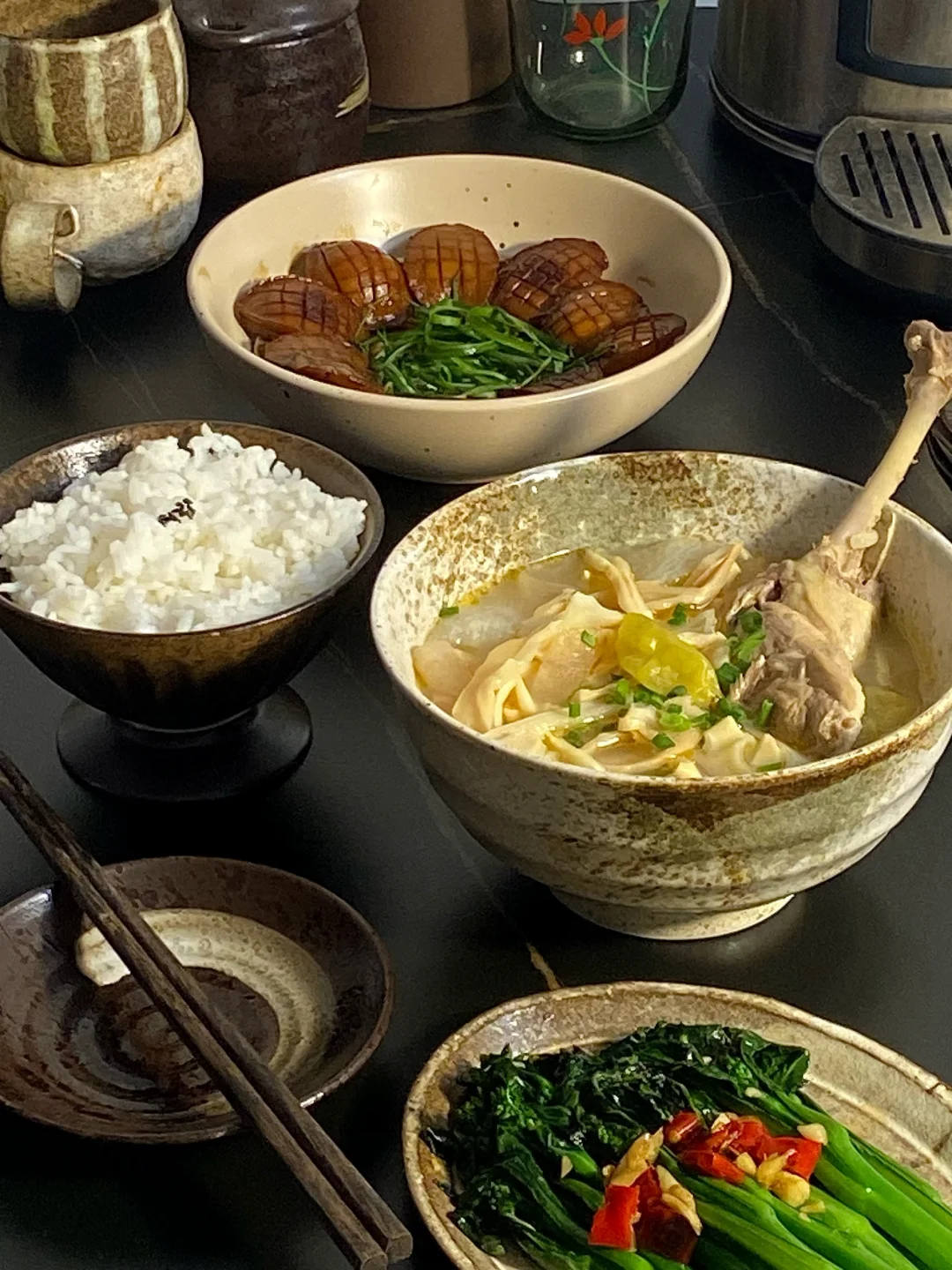 今日食谱📜酸萝卜老鸭汤 红烧鲍鱼 炒油菜花