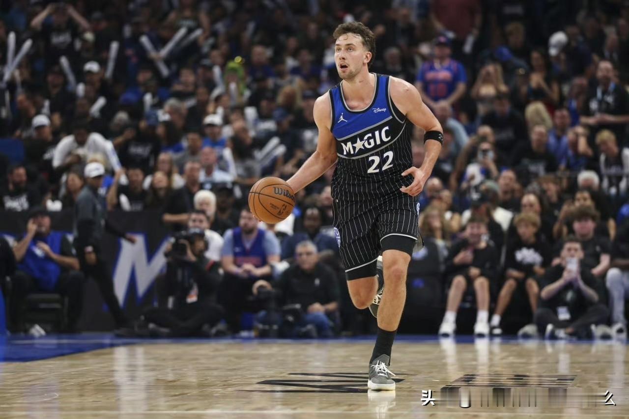 Shams报道，奥兰多魔术队前锋弗朗茨·瓦格纳被诊断为右小腿拉伤，他能...