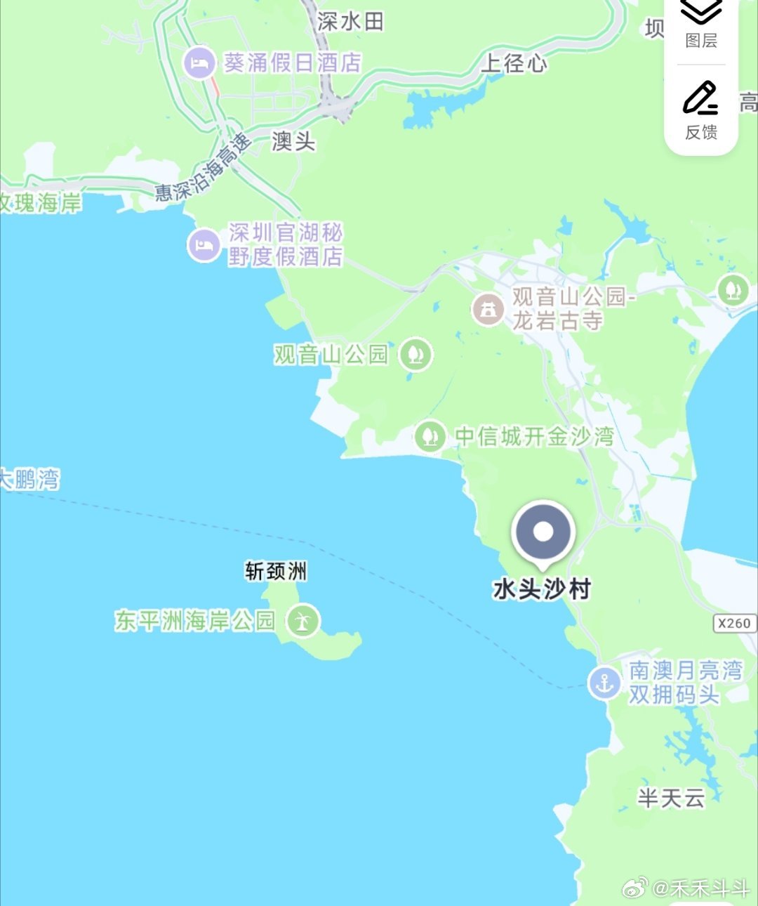 #李杰灵870万买了个离海只有30米的房子# 天才刚买的这个房子在大鹏半岛南澳街道，我刚用地图看，离南山区科兴科学园大概51公里，这里面朝大鹏湾，海景不错的，而且离大鹏半岛的几个著名景点鹅公湾、较场尾、东冲、西冲、杨梅坑等也不是很远了（图2可见多个景点分布）。
看地图才发现，香港有名 ​