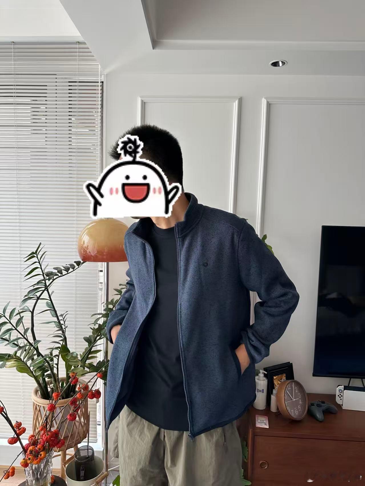 摄政王的藏蓝色lu系外套收到了！180/140，穿175合适！帅！都顺眼不少[笑cry]运营给男款每个尺码各上了5件！！冲！！ ​​​
