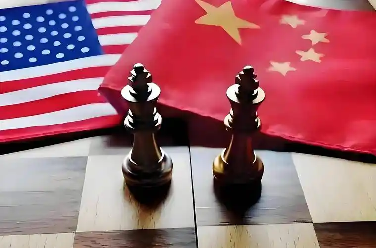 中美博弈的真正变量，不在芯片，也不在南海，有人说中国最大的失算，是这些年冷落了美国商界，可 G20 刚散场，黄金从美国流出的消息又起，特朗普朝盟友伸手的路子也越走越窄。

中美这盘棋，打了这么多年，真正的变量早就不是芯片、不是南海、更不是谁多几艘航母。芯片会突破，南海会填，航母会下饺子，这些都是时间