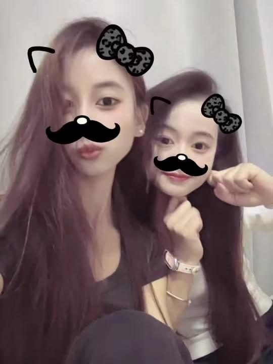 <p>笨蛋美女 <!--{img:0}--><!--{img:1}--...