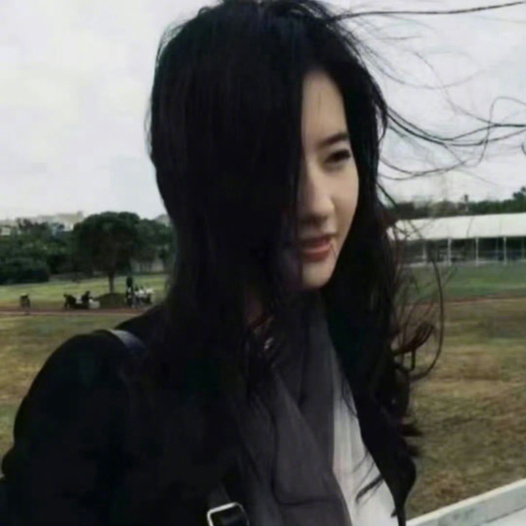 刘亦菲古早头像 ​​​
#女生头像##头像# ​