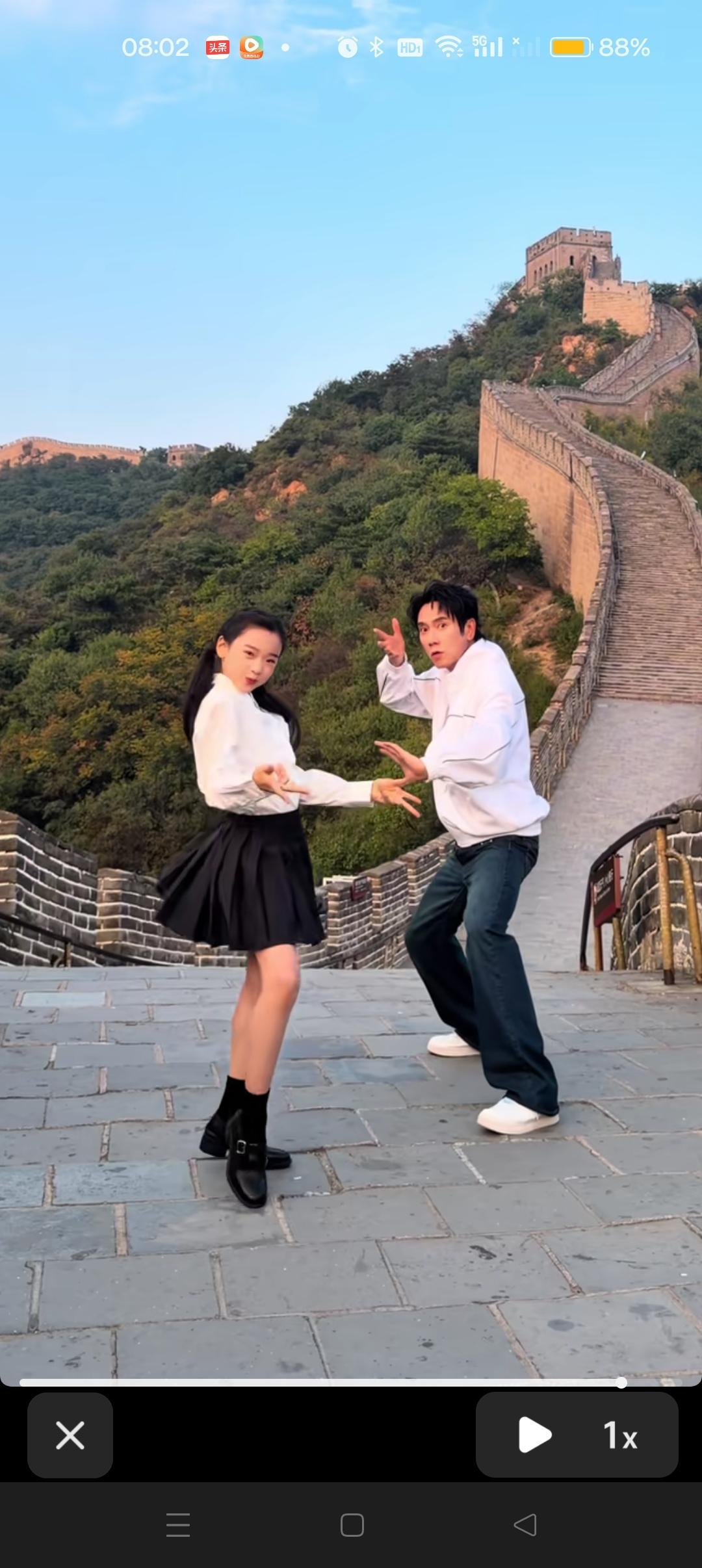 董璇女神命真好，既拥有可爱大方的小酒窝，也拥有帅气有才的张维伊，真是人生赢家 ​