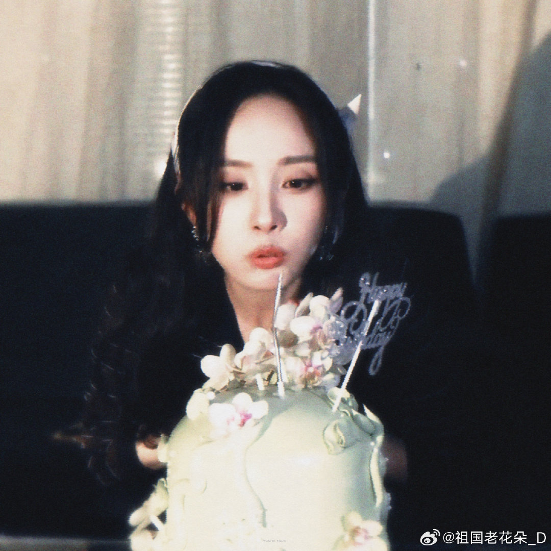#杨幂玩梗说自己45岁##杨幂0912生日快乐# 
喜欢杨幂的第16年
生日快乐🎂  ​