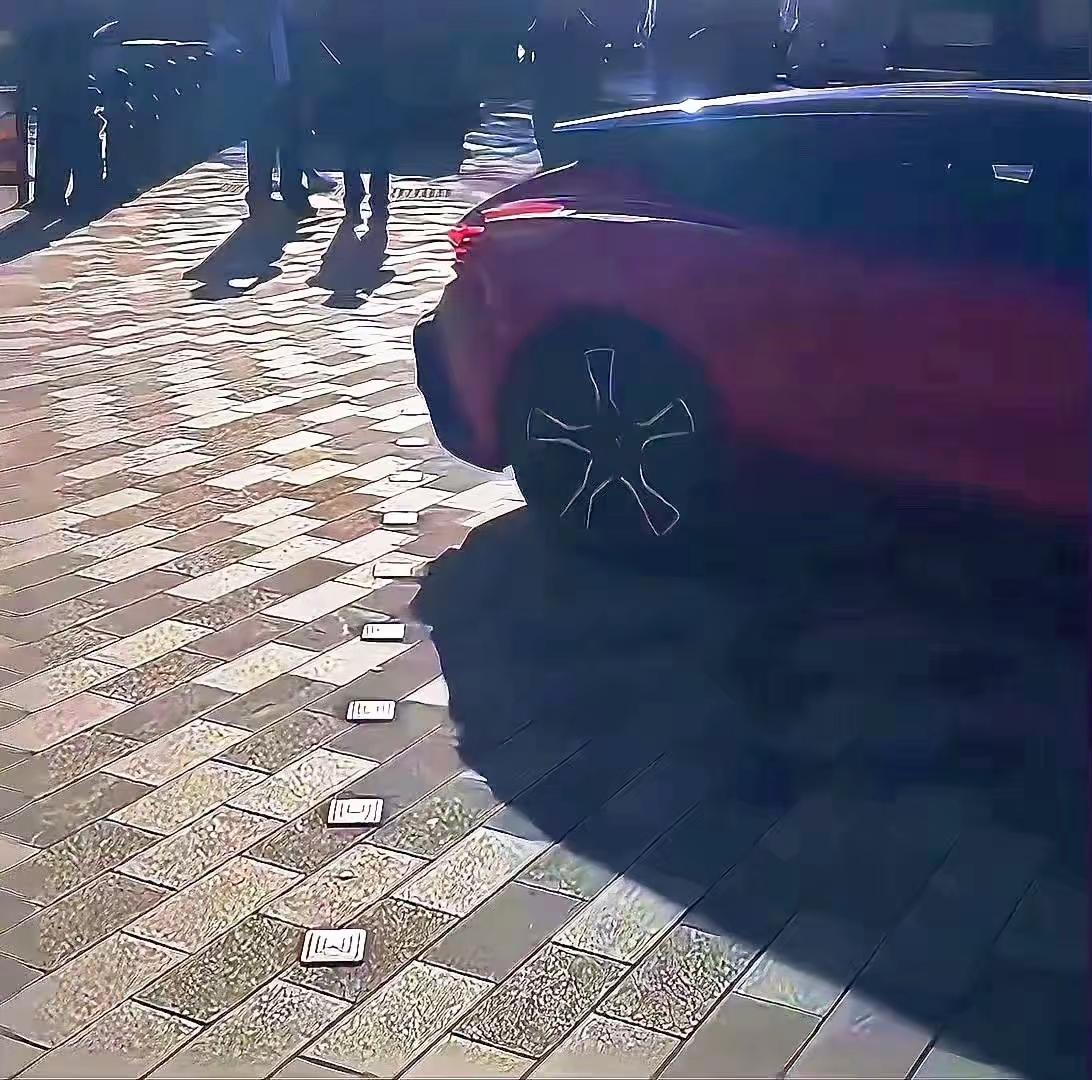 “优雅”两字为它而生！！！阿斯顿马丁 阿斯顿马丁vanquish 顶级超跑