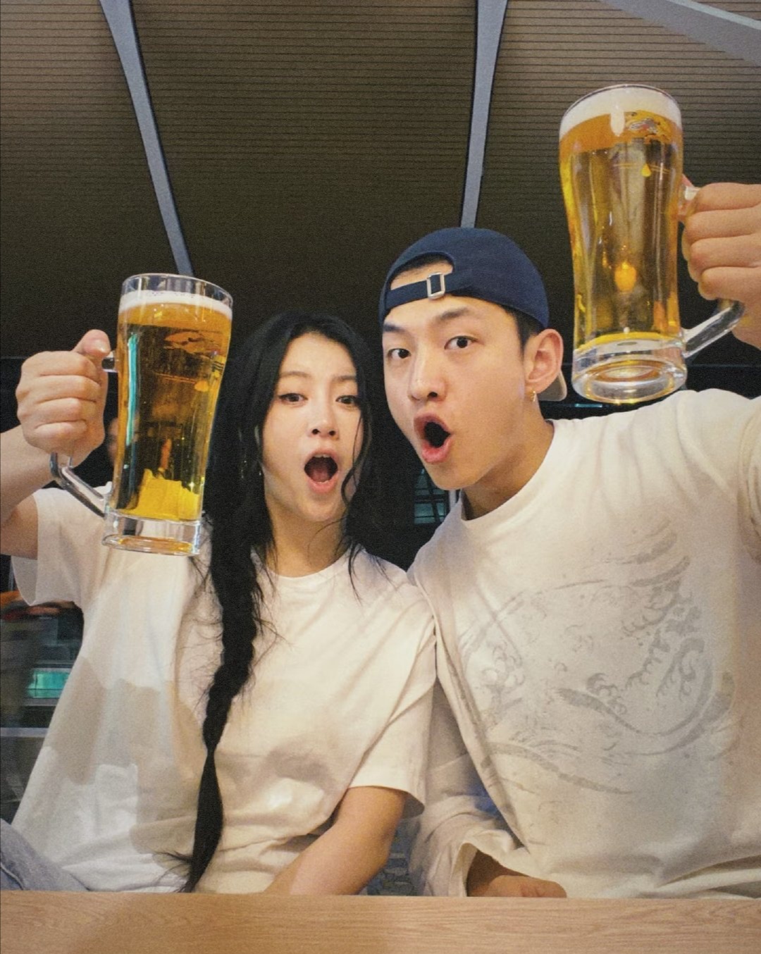 李嘉格说男友老了肯定是妇女之友！！！
李嘉格带男友上结婚综艺！！！笑晕了[笑哭]李嘉格直言他特别会唠女孩嗑，对着男友说：你老了肯定是妇女之友！[大笑] ​​​