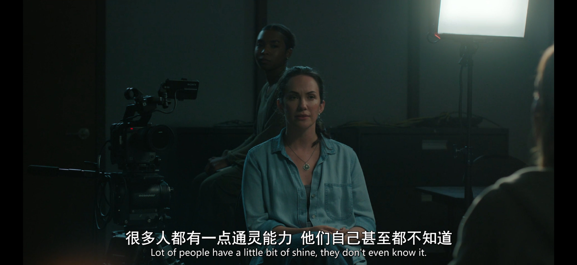 #魔女嘉丽# 季终集直接明示Carrie的能力是闪灵了 ​