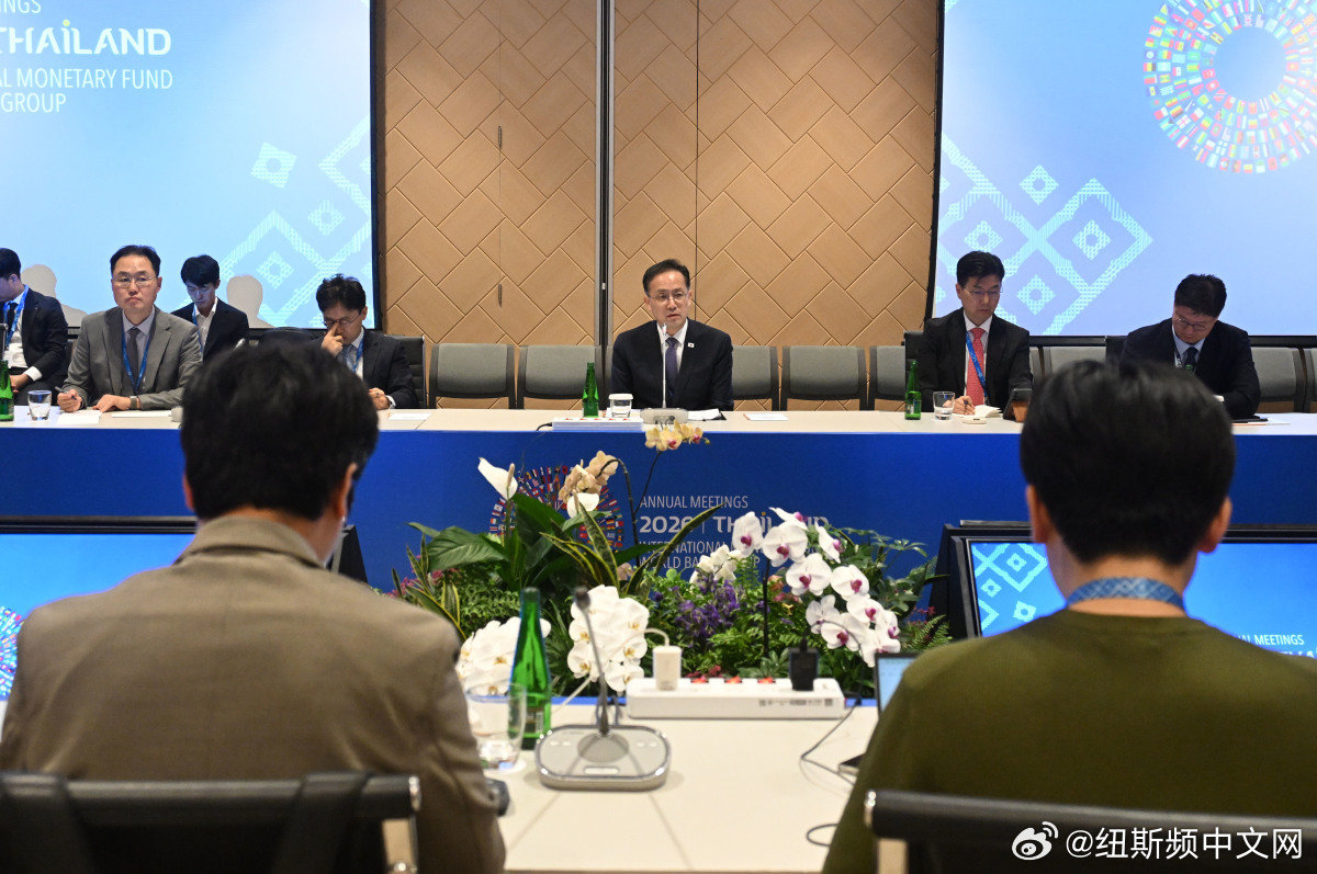 【韩国财长：今年经济增长预期值有望达3.4%至3.6%】#韩国[超话]# 副总理兼财政经济部长官李炯日表示，受半导体行业景气带动，出口和设备投资持续扩大，韩国今年经济增长率有望达到3.4%至3.6%，高于国际货币基金组织（IMF）预测的3.3%。#NEWSPIM# ​