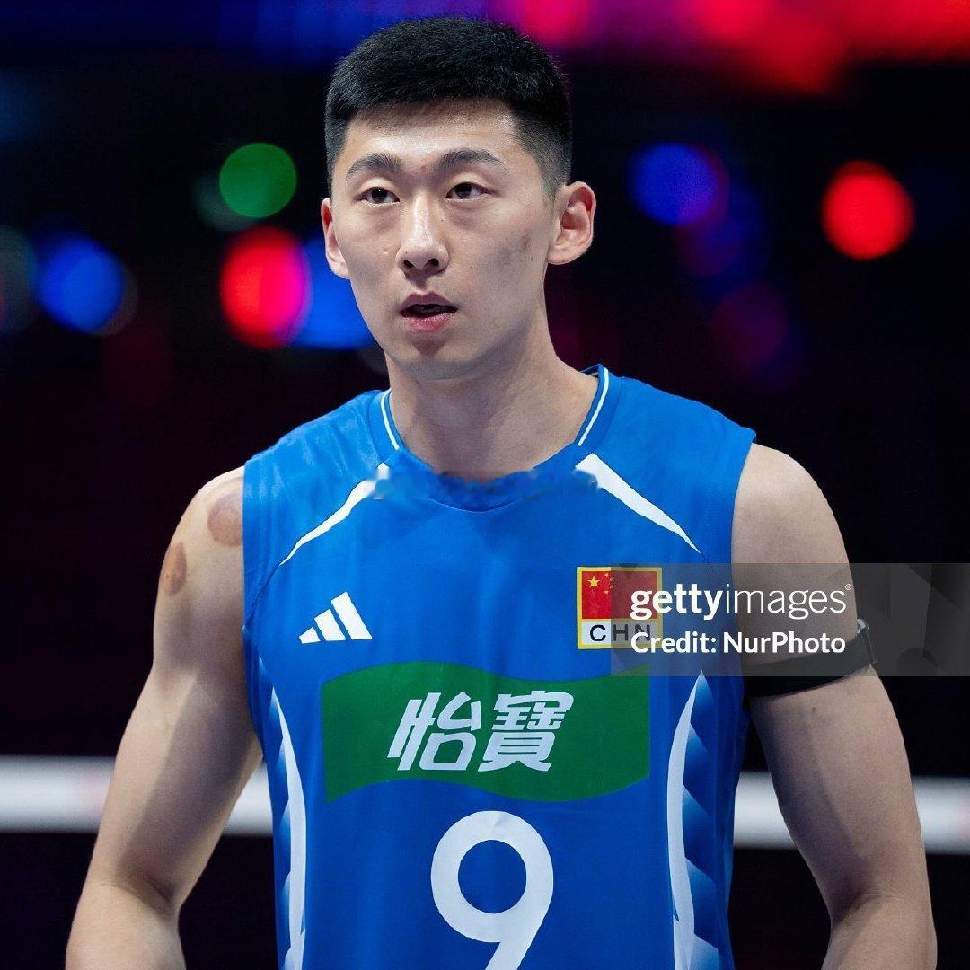 📊🇨🇳李咏臻：（3局）

▶️8分：9扣6中1失误被拦（成功率67%效率56%），2拦，1发球失误
▶️净得分：+6分

（2026年男排亚锦赛小组赛  中国🇨🇳3-0印度🇮🇳）

#中国男排vs印度男排##2026年男排亚锦赛# ​​​