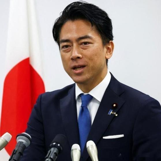 《日本防卫大臣小泉进次郎（前首相小泉纯一郎之子）近期在电视节目中发声，主张对日本拥有核武器、核潜艇的》浏览量：527
作者：青衫书生 ​