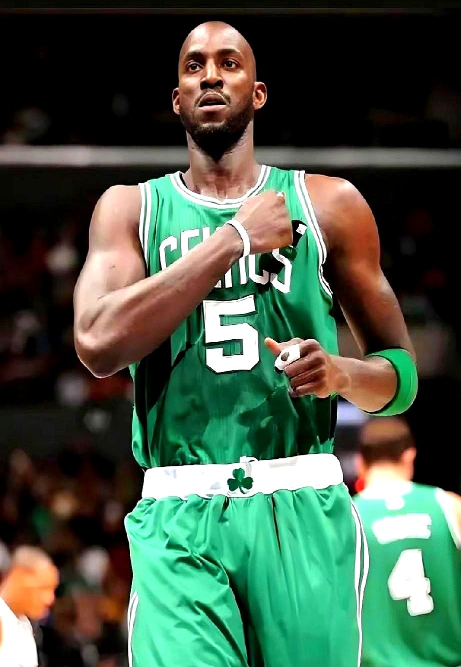 别再争库里配奥尼尔还是奥拉朱旺了，格局太小。  告诉你什么叫真正的降维...