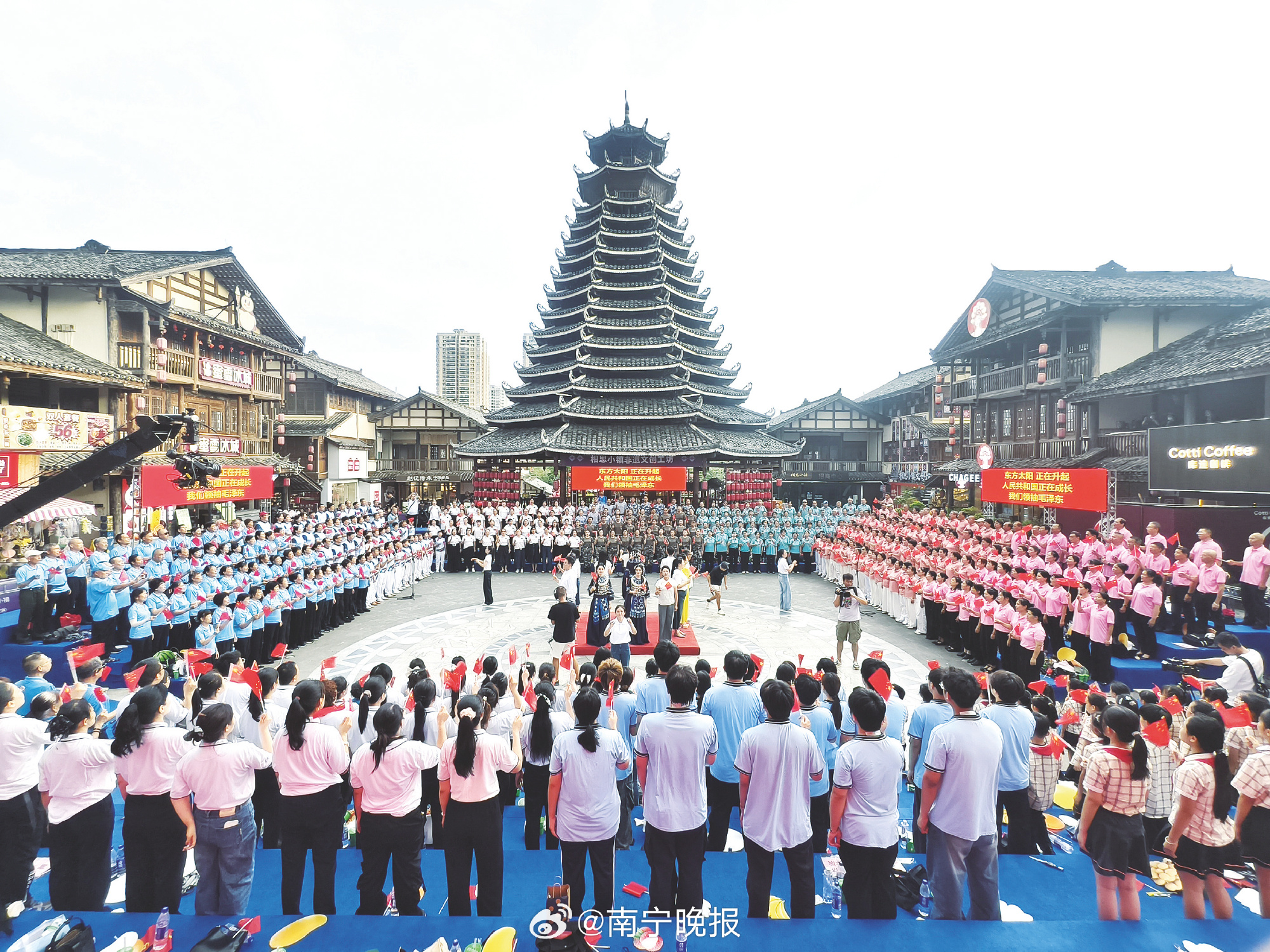 【岁月峥嵘赓续初心 歌声嘹亮礼赞党恩  南宁市各界群众庆祝中国共产党成...