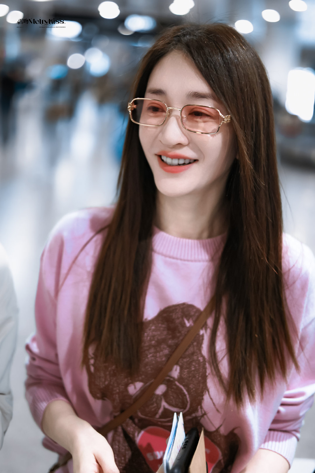 #李小冉[超话]#  

261010 HGH🛬
Sweet time💗


#李小冉# ​